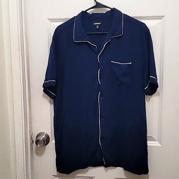 EXPRESS UNIXES PAJAMA SHORT SLEEVE SILKY  SHIRT BLUE SIZE T XL - Picture 2 of 6